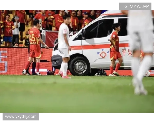 流浪者球迷围堵球队大巴引发混乱 主帅提前离场引众怒